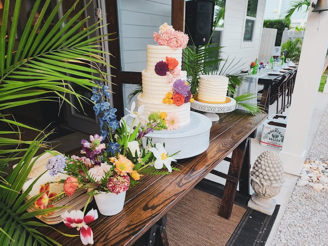 Florida Wedding Cake Farm Table 